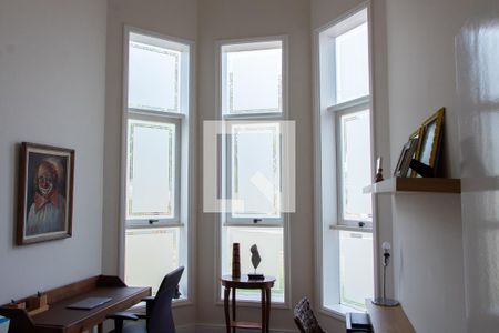 Casa de condomínio à venda com 384m², 4 quartos e 4 vagasESCRITÓRIO