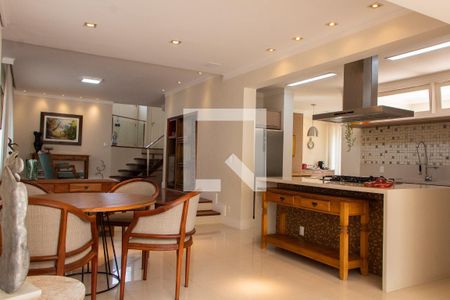 Casa de condomínio à venda com 384m², 4 quartos e 4 vagasSALA DE JANTAR