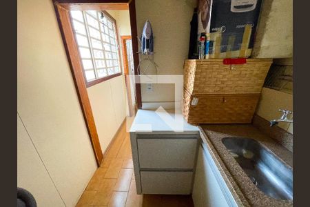 Apartamento à venda com 181m², 3 quartos e 1 vagaÁrea de Serviço