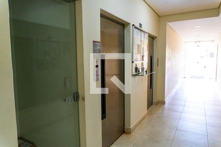 Apartamento à venda com 64m², 2 quartos e 1 vagaHall de entrada