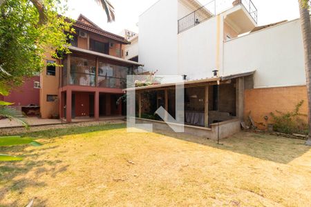 Casa de condomínio à venda com 350m², 4 quartos e 4 vagasQuintal