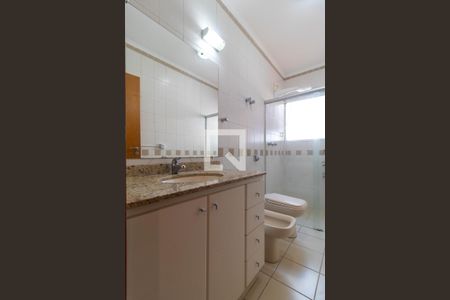 Casa de condomínio à venda com 350m², 4 quartos e 4 vagasBanheiro da Suíte 01