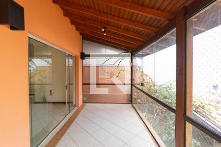 Casa de condomínio à venda com 350m², 4 quartos e 4 vagasSacada da Salas