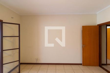 Casa de condomínio à venda com 350m², 4 quartos e 4 vagasSuíte 01