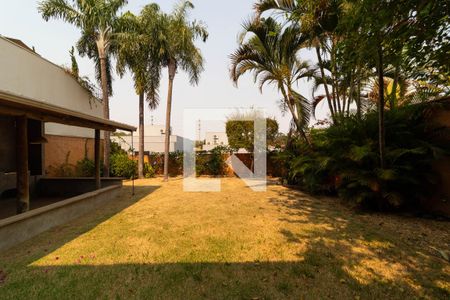 Casa de condomínio à venda com 350m², 4 quartos e 4 vagasQuintal