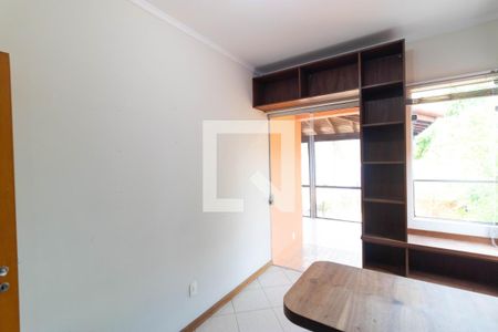 Casa de condomínio à venda com 350m², 4 quartos e 4 vagasEscritório