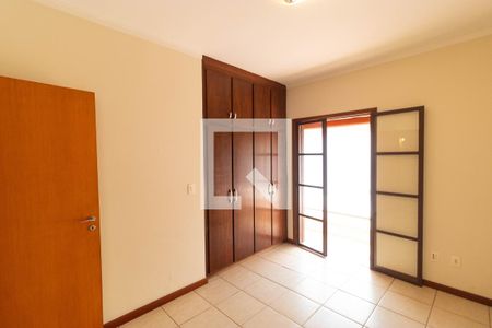 Casa de condomínio à venda com 350m², 4 quartos e 4 vagasSuíte 04