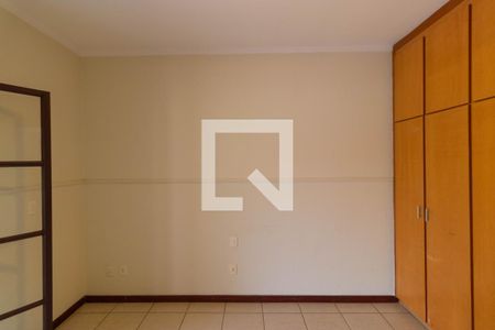 Casa de condomínio à venda com 350m², 4 quartos e 4 vagasSuíte 02