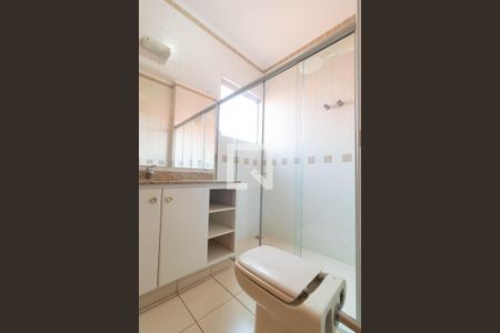 Casa de condomínio à venda com 350m², 4 quartos e 4 vagasBanheiro da Suíte 02