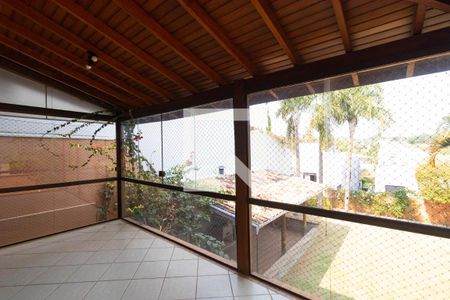 Casa de condomínio à venda com 350m², 4 quartos e 4 vagasSacada da Salas