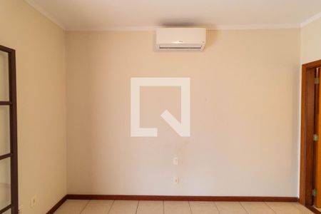 Casa de condomínio à venda com 350m², 4 quartos e 4 vagasSuíte 04