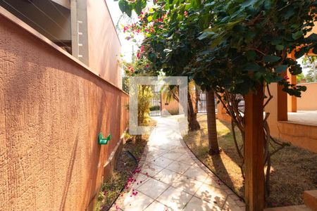 Casa de condomínio à venda com 350m², 4 quartos e 4 vagasQuintal