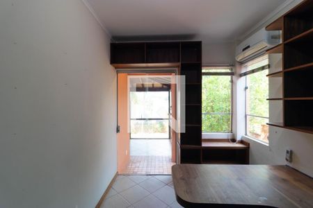 Casa de condomínio à venda com 350m², 4 quartos e 4 vagasEscritório