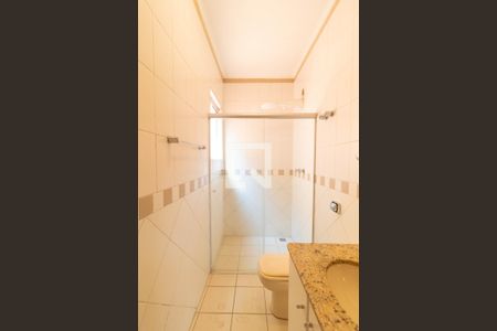Casa de condomínio à venda com 350m², 4 quartos e 4 vagasBanheiro da Suíte 04