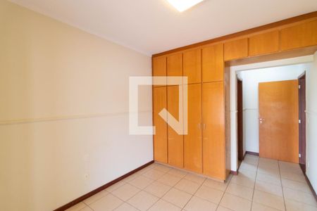 Casa de condomínio à venda com 350m², 4 quartos e 4 vagasSuíte 02