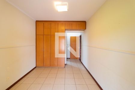 Casa de condomínio à venda com 350m², 4 quartos e 4 vagasSuíte 02