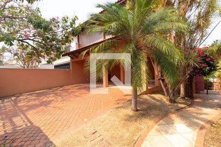 Casa de condomínio à venda com 350m², 4 quartos e 4 vagasQuintal
