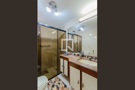 Apartamento à venda com 268m², 3 quartos e 3 vagasBanheiro da Suíte