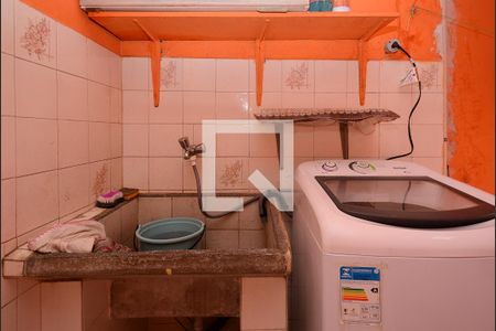 Casa à venda com 250m², 2 quartos e 2 vagas Casa à venda com 250m², 2 quartos e 2 vagasLavanderia