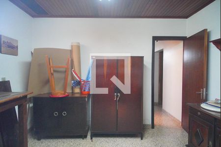 Casa à venda com 268m², 5 quartos e 3 vagasQuarto 4