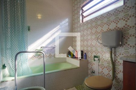 Casa à venda com 268m², 5 quartos e 3 vagasBanheiro da Suíte