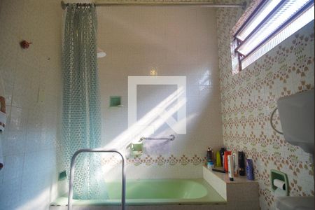 Casa à venda com 268m², 5 quartos e 3 vagasBanheiro da Suíte