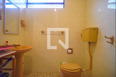 Casa à venda com 268m², 5 quartos e 3 vagasBanheiro 2