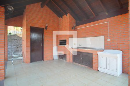 Casa à venda com 268m², 5 quartos e 3 vagasChurrasqueira