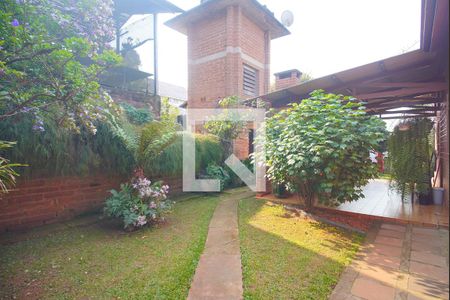 Casa à venda com 268m², 5 quartos e 3 vagasQuintal