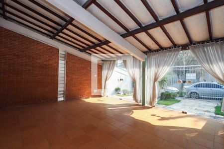 Casa à venda com 314m², 4 quartos e 4 vagas Casa à venda com 314m², 4 quartos e 4 vagasGaragem