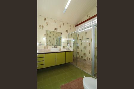 Casa à venda com 314m², 4 quartos e 4 vagas Casa à venda com 314m², 4 quartos e 4 vagasBanheiro da Suíte