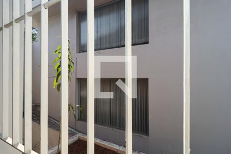 Casa à venda com 314m², 4 quartos e 4 vagas Casa à venda com 314m², 4 quartos e 4 vagasVista do Quarto 2