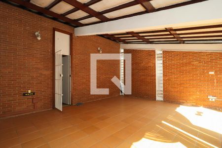 Casa à venda com 314m², 4 quartos e 4 vagas Casa à venda com 314m², 4 quartos e 4 vagasGaragem