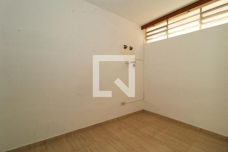 Casa à venda com 314m², 4 quartos e 4 vagas Casa à venda com 314m², 4 quartos e 4 vagasQuarto de Serviço