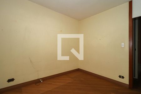 Casa à venda com 314m², 4 quartos e 4 vagas Casa à venda com 314m², 4 quartos e 4 vagasQuarto 2