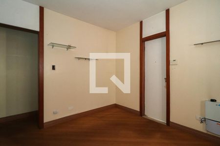 Casa à venda com 314m², 4 quartos e 4 vagas Casa à venda com 314m², 4 quartos e 4 vagasQuarto 4