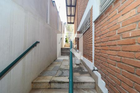 Casa à venda com 314m², 4 quartos e 4 vagas Casa à venda com 314m², 4 quartos e 4 vagasÁrea externa