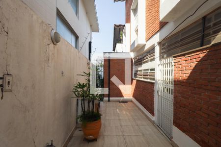 Casa à venda com 314m², 4 quartos e 4 vagas Casa à venda com 314m², 4 quartos e 4 vagasÁrea externa