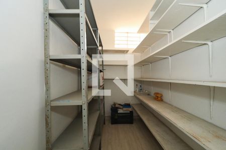 Casa à venda com 314m², 4 quartos e 4 vagas Casa à venda com 314m², 4 quartos e 4 vagasQuarto de Serviço