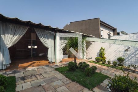 Casa à venda com 314m², 4 quartos e 4 vagas Casa à venda com 314m², 4 quartos e 4 vagasGaragem