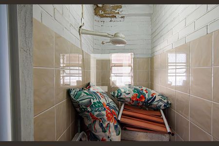 Casa de condomínio à venda com 256m², 4 quartos e 2 vagasquarto e banheiro de serviço