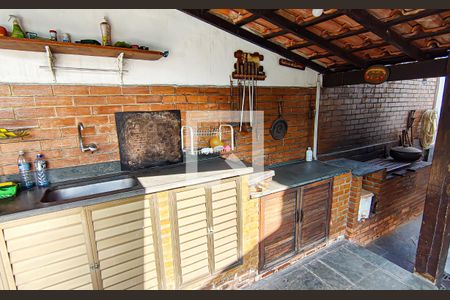 Casa de condomínio à venda com 256m², 4 quartos e 2 vagasfogão a lenha / churrasqueira