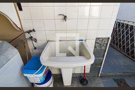 Casa de condomínio à venda com 256m², 4 quartos e 2 vagasarea de serviço