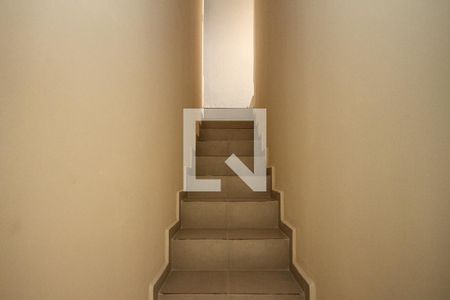 Casa para alugar com 105m², 3 quartos e sem vagaescada