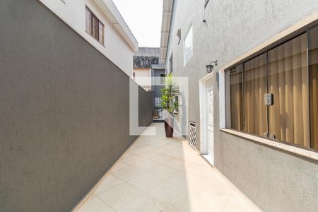 Casa à venda com 226m², 3 quartos e 2 vagasCorredor Lateral