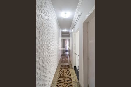 Casa à venda com 226m², 3 quartos e 2 vagasCorredor