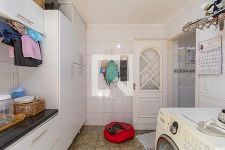 Casa à venda com 226m², 3 quartos e 2 vagasÁrea de Serviço