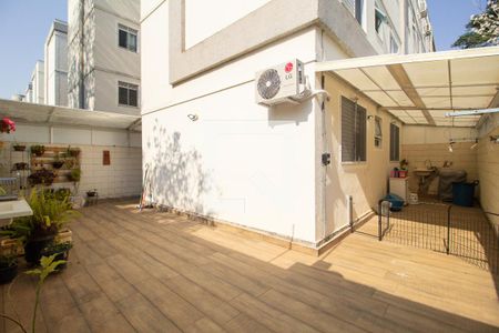 Apartamento para alugar com 61m², 2 quartos e 1 vagaQuintal