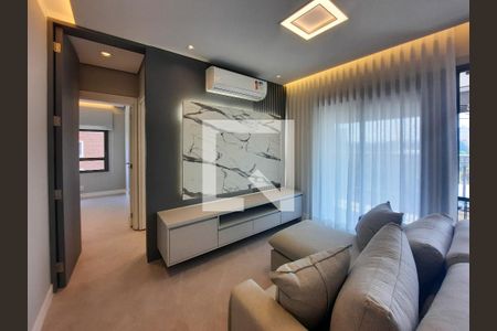 Sala de apartamento para alugar com 2 quartos, 77m² em Indianópolis, São Paulo