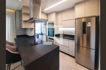 Cozinha de apartamento à venda com 2 quartos, 77m² em Indianópolis, São Paulo